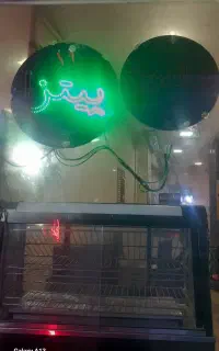 تعدادی ال ای دی مربوط به پیتزا ساندویچ