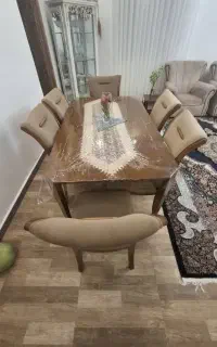 فرش و تعدادی لوازم خانه فروشی