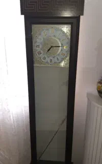 ساعت ومیزتلویزیون