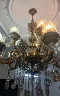 لوستر برنز 10شاخه کاملا سالم و بدون هیچ گونه زدگی