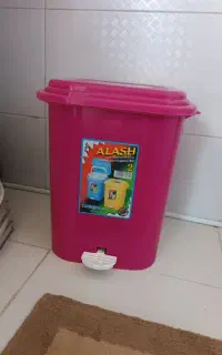 سطل اشغال بزرگ پدالی