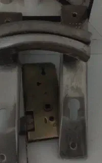 دستگیره باقفل کامل جنس خوب محکم درحد
