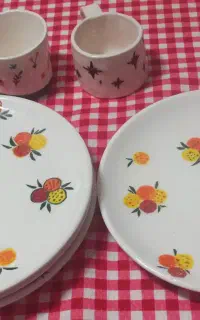 بشقاب و لیوان