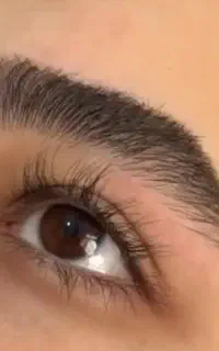 به مدل برای اصلاح ابرو