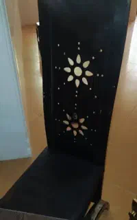صندلی چوبی