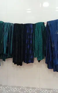 تعدادی پارچه عمده . لباس محلی