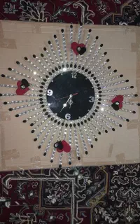 ساعت‌‌تزیینی‌ نگین‌دار‌