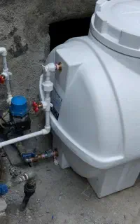 تعمیر پمپ آب نصابی پمپ آب و منبع  شست‌وشوی منبع آب