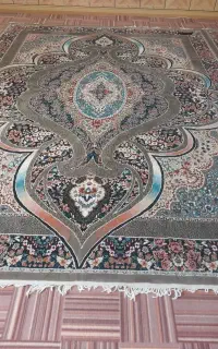 دوتا فرش ۱۲متری در حد نو