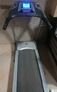 تردمیل نو و سالم بدون هیچ‌ ایرادی