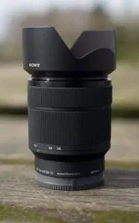 لنز دوربین سونی۷۰ـ۲۸