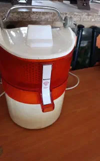 آبمیوه گیری ناسیونال national