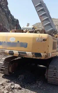 فروش دو دستگاه بیل مکانیکی