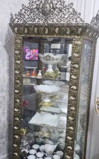 بوفه و ساعت ایستاده