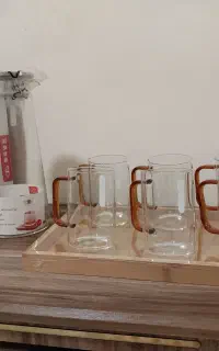 ست سینی چوبی  و پارچ و شش لیوان شیک