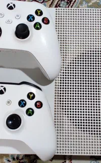 کنسول معاوضه با ps4 اسلیم یا پرو 5میلیون سر میدم