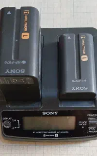 شارژر،باتری و دوربین فیلمبرداری SONY
