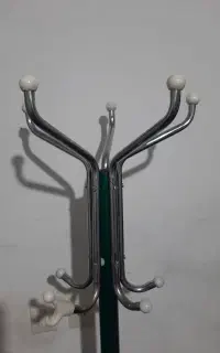 چوب لباسی ایستاده