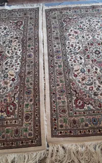 یکجفت قالیچه ذرع نیم دستباف نوبسیارزیبا وچشم نواز