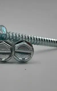 پیچ شیروانی نوک تیز 5 سانت / پیچ وال پست