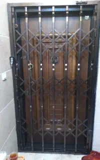 درب آکاردئونی آپارتمان