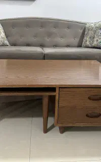 میز جلو‌مبلی و‌یک عدد عسلی