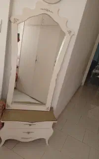 آیینه و کنسول