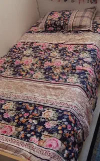 رو تختی تک نفره