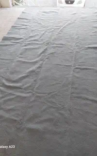 یک عدد موکت به ابعاد۳/۷۰×۲ طوسی رنگ طرحدار