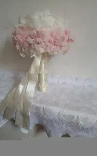 دست گل عروس
