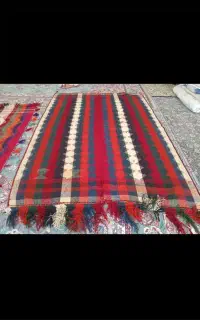 دو عدد جاجیم دست بافت به فروش می‌رسد