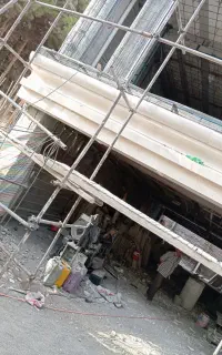 شاگرد سنگ‌کاری ساختمان