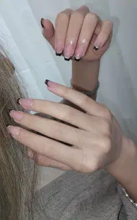ترمیم ناخن ۳۵۰ تومان