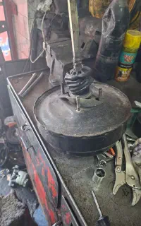 کار گر ماهر یا نیمه ماهر