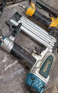 میخکوب و منگنه کوب بادی