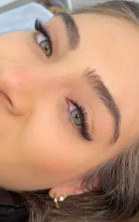 خدمات مژه و ابرو با قیمت استثنایی به مدت محدود