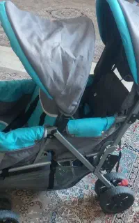 کالسکه دوقلو