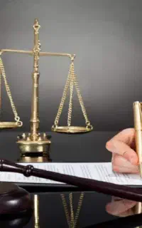 وکیل پایه یک دادگستری