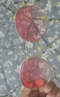 ۲ عدد عینک آفتابی نو۲