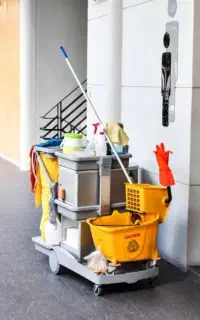 جذب نیروی خدماتی آقا