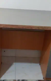 میز تحریر و کامپیوتر