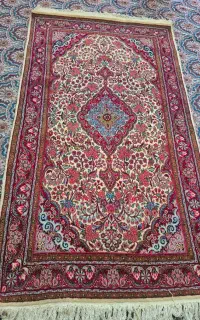 فرش زرنیم