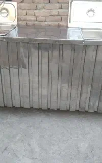 منقل کبابی و میز پیش خوان