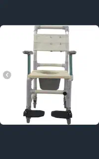 ویلچر حمام وتوالت