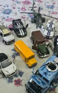 ماشین ها و هلکوپتر فلزی