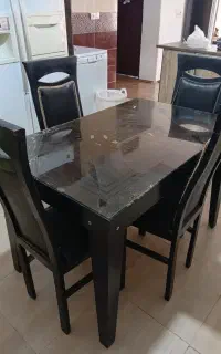 میز صندلی و پایه