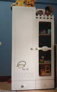 تخت وکمد بچه