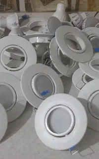 قاب پلاستیکی سفید هالوژن