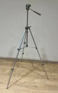 سه پایه دوربین