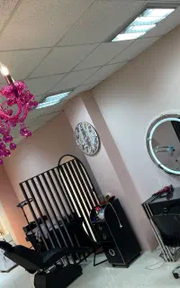 آرایشگر حرفه ای